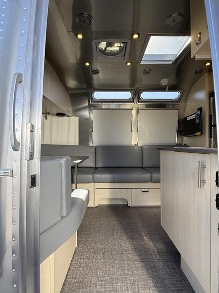 2026 Airstream Flying Cloud® 25FB inventory photo 4 of 10 at Airstream El Paso