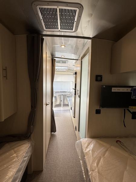 2026 Airstream Flying Cloud® 25FB inventory photo 5 of 10 at Airstream El Paso