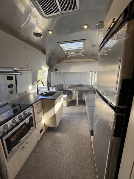 2026 Airstream Flying Cloud® 25FB inventory photo 8 of 10 at Airstream El Paso