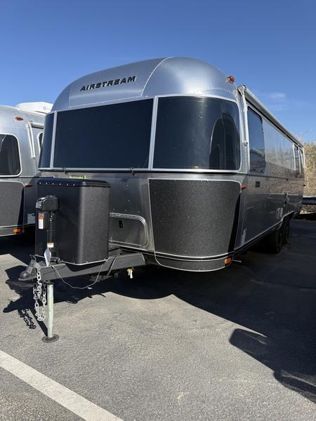 2026 Airstream Midnight Flamingo Flying Cloud® 27FB inventory photo 2 of 19 at Airstream El Paso