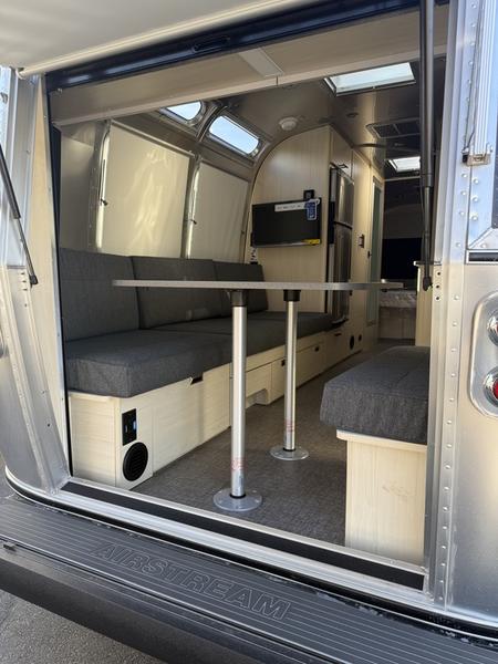 2026 Airstream Midnight Flamingo Flying Cloud® 27FB inventory photo 5 of 19 at Airstream El Paso