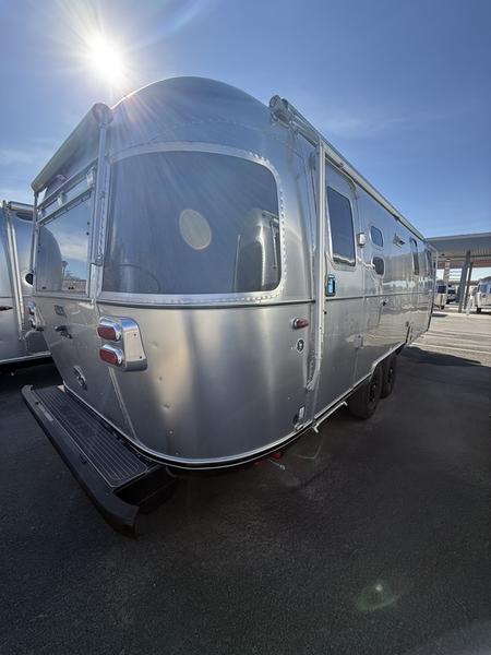 2026 Airstream Midnight Flamingo Flying Cloud® 27FB inventory photo 6 of 19 at Airstream El Paso