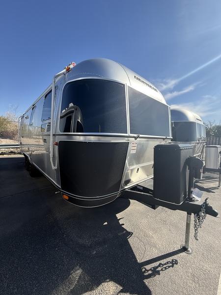 2026 Airstream Midnight Flamingo Flying Cloud® 27FB inventory photo 8 of 19 at Airstream El Paso