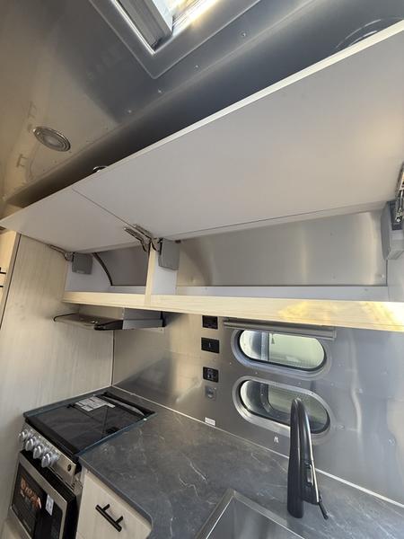 2026 Airstream Midnight Flamingo Flying Cloud® 27FB inventory photo 12 of 19 at Airstream El Paso