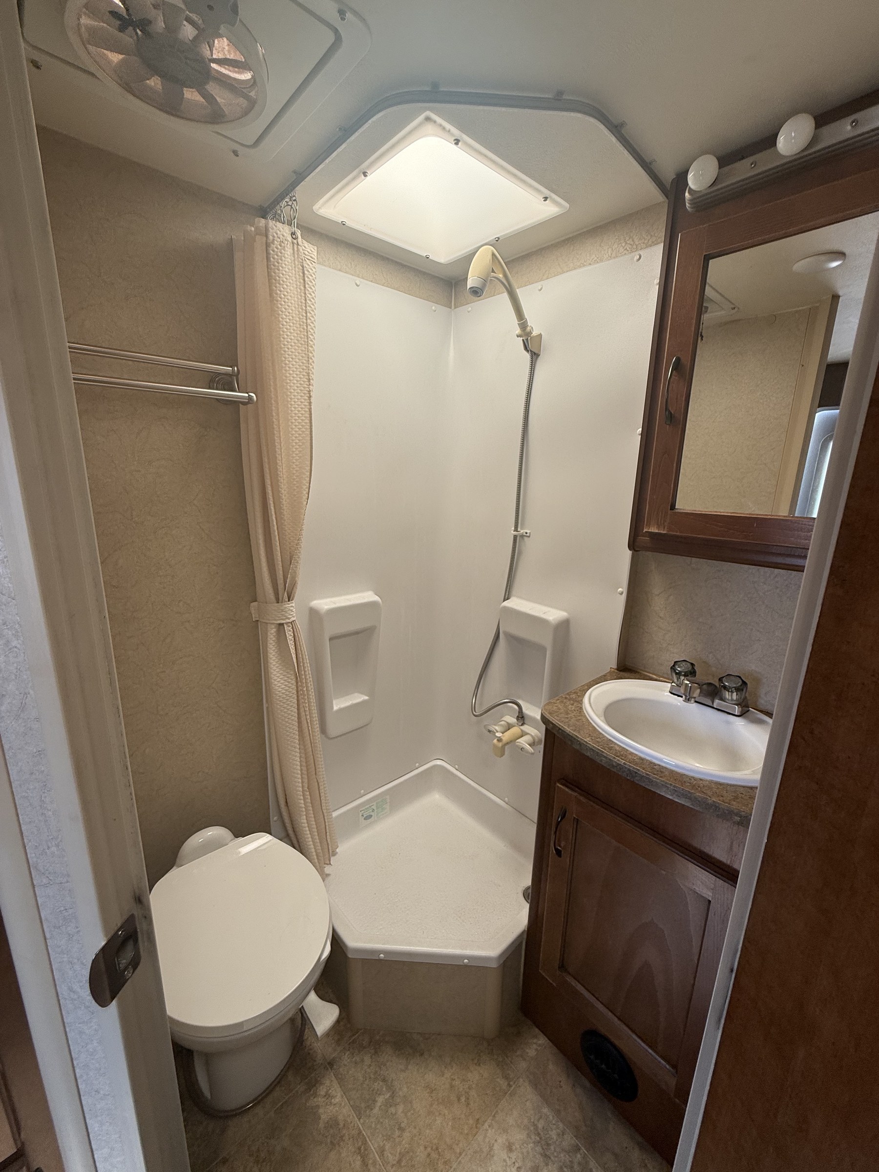 2015 LANCE M-1995 inventory photo 11 of 13 at Airstream El Paso