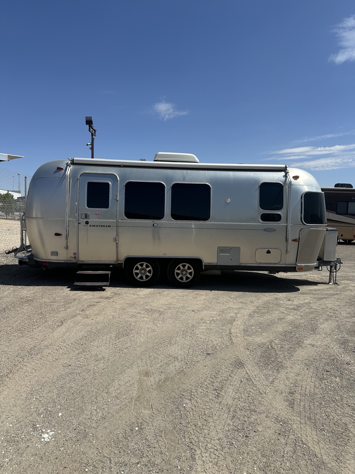 2011 Airstream Flying Cloud 23FB inventory photo 4 of 10 at Airstream El Paso