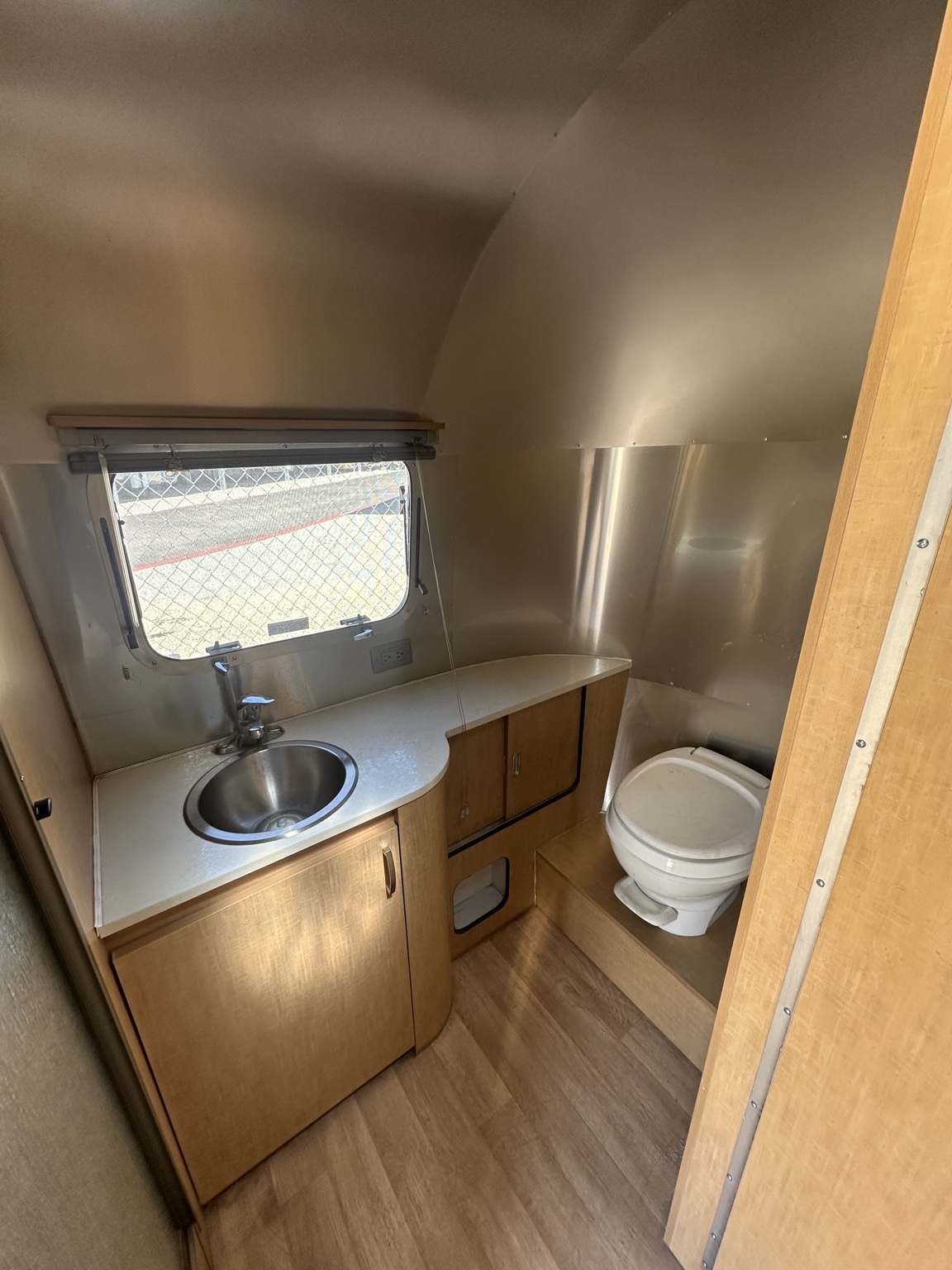2011 Airstream Flying Cloud 23FB inventory photo 9 of 10 at Airstream El Paso