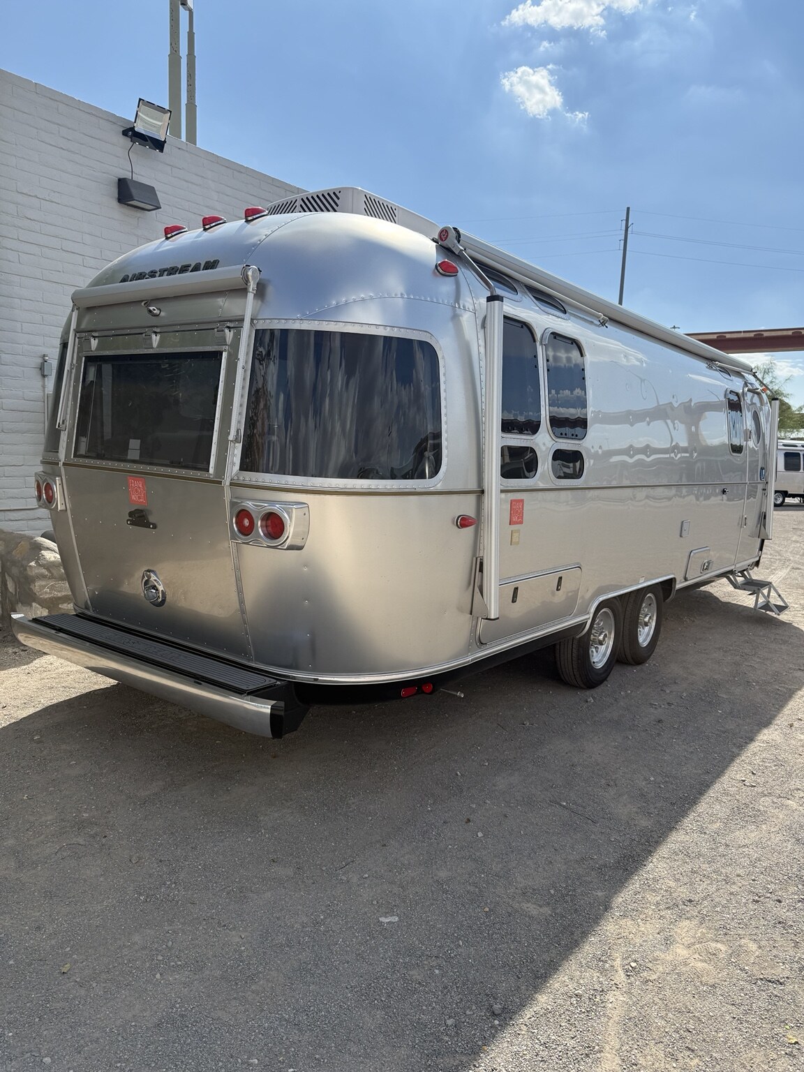 2027 Airstream Frank Lloyd Wright 28RB Twin inventory photo 5 of 18 at Airstream El Paso