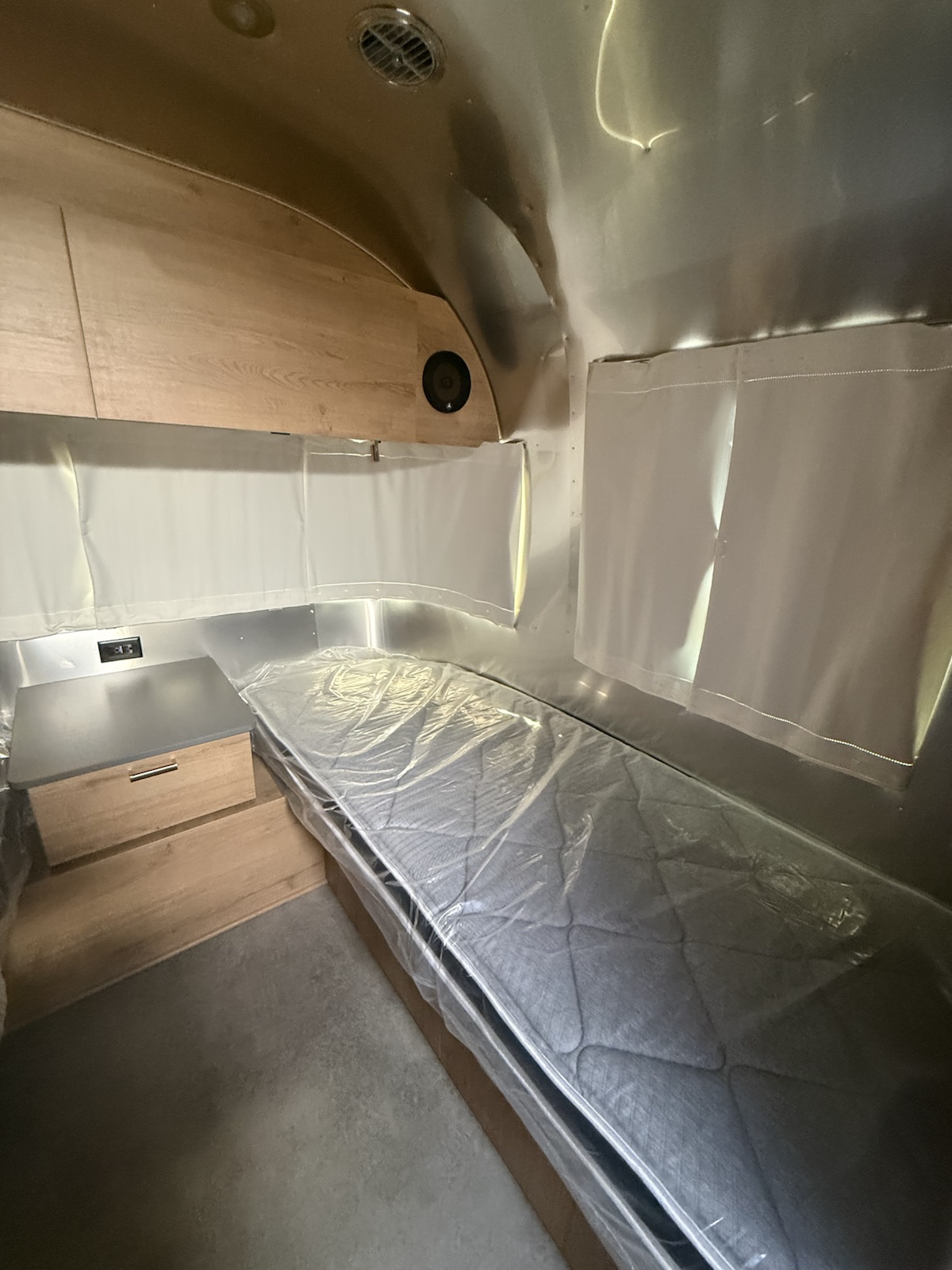 2027 Airstream Trade Wind 27FB Twin inventory photo 18 of 23 at Airstream El Paso